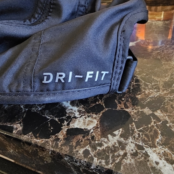 Nike Dri-Fit White Swoosh Baseball Cap - Picture 2 of 4